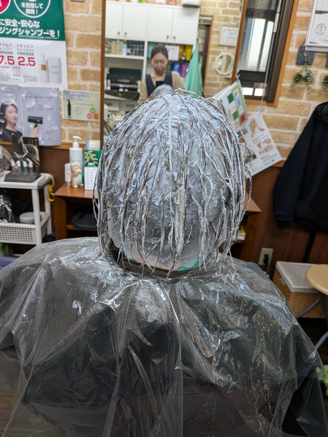 毛染めキャップを使用したハイライトカラー ⑥